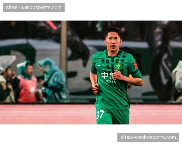 曹永竞染红后国安三线前压，拉莫斯头球破局激活少打多反击潮